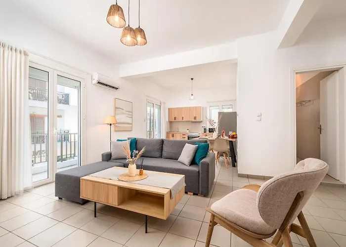 New Modern In Center * Cós