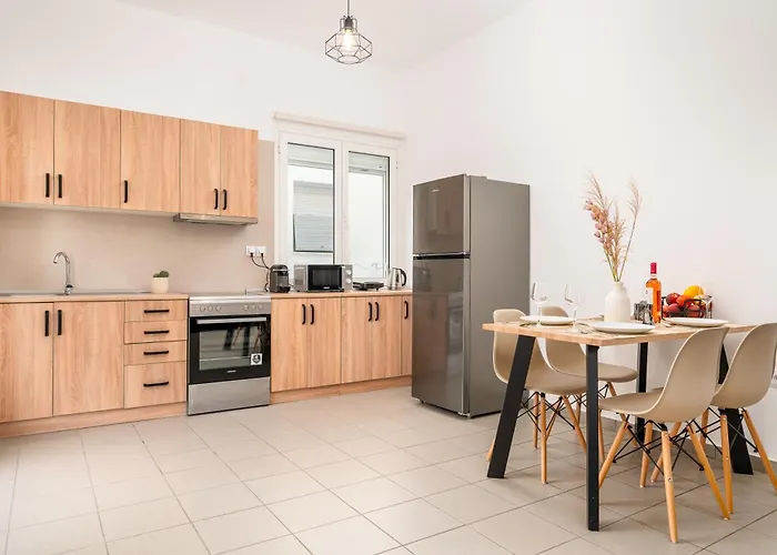 New Modern In Center * Cós