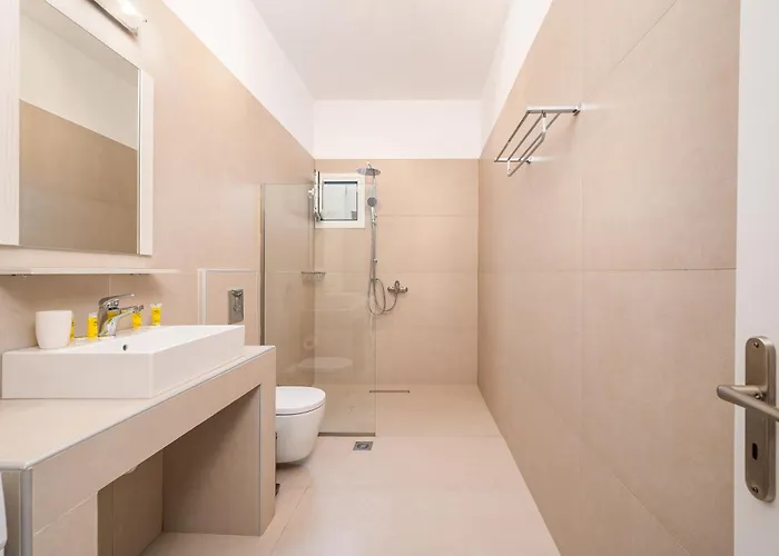 New Modern In Center